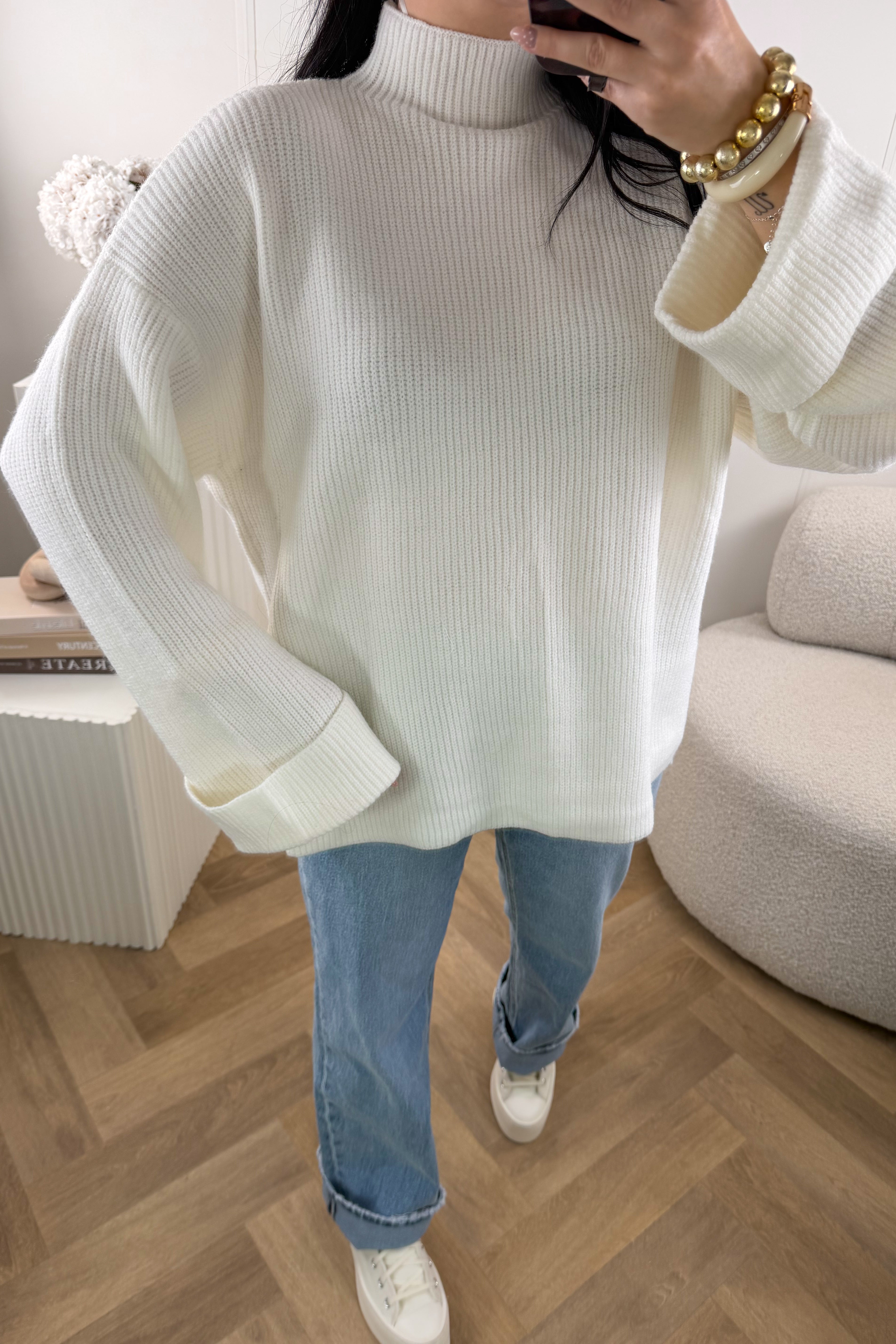 PULL WHITE