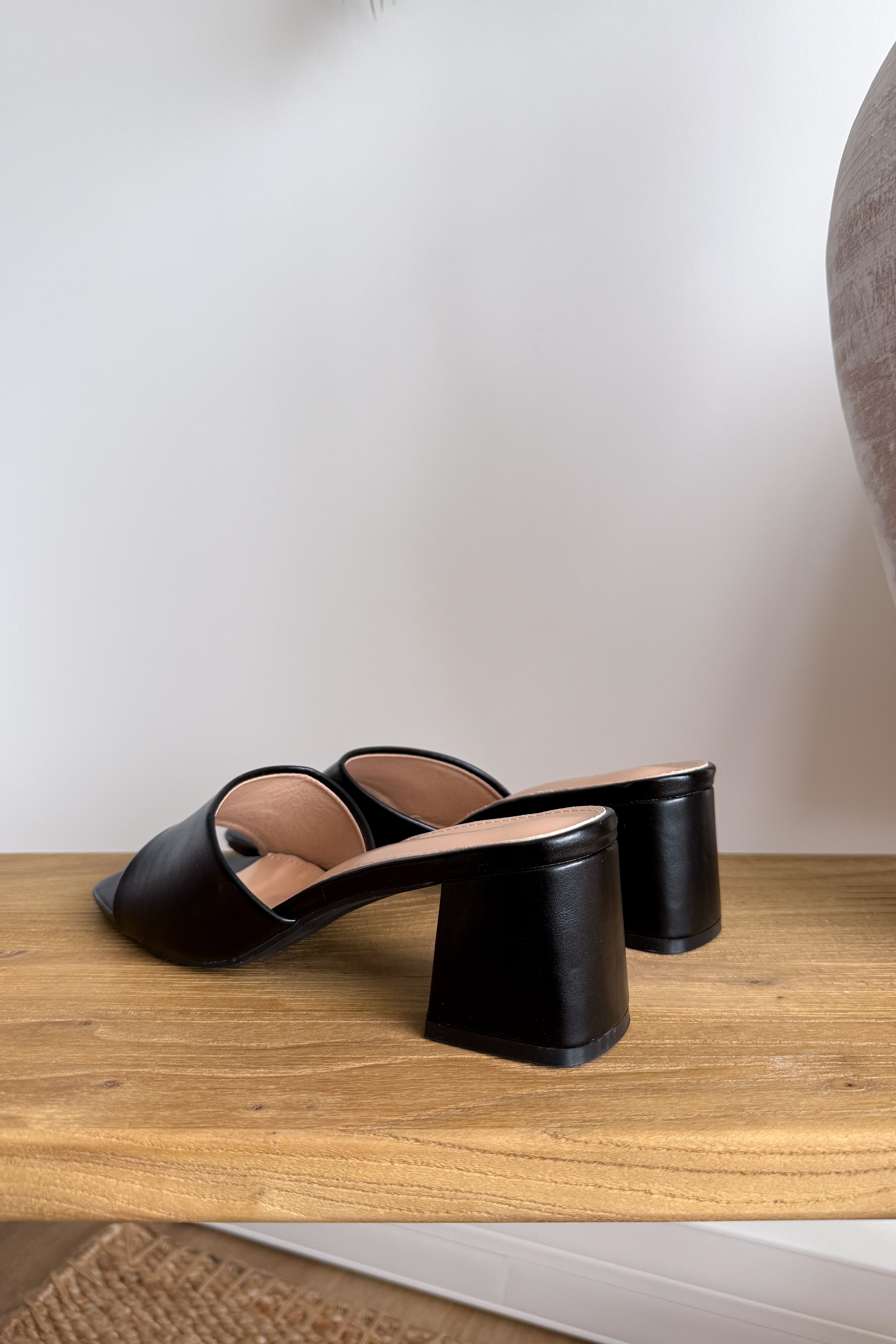 MULES CARLA