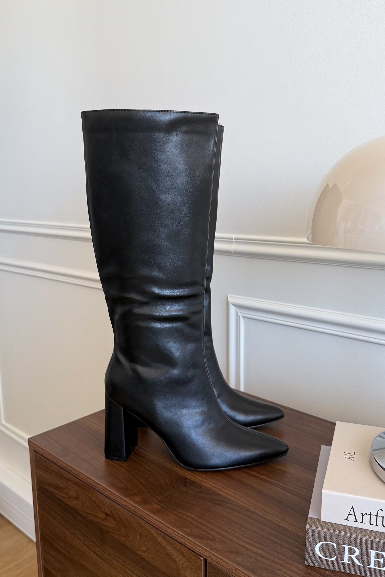 BOTTES LUCIA