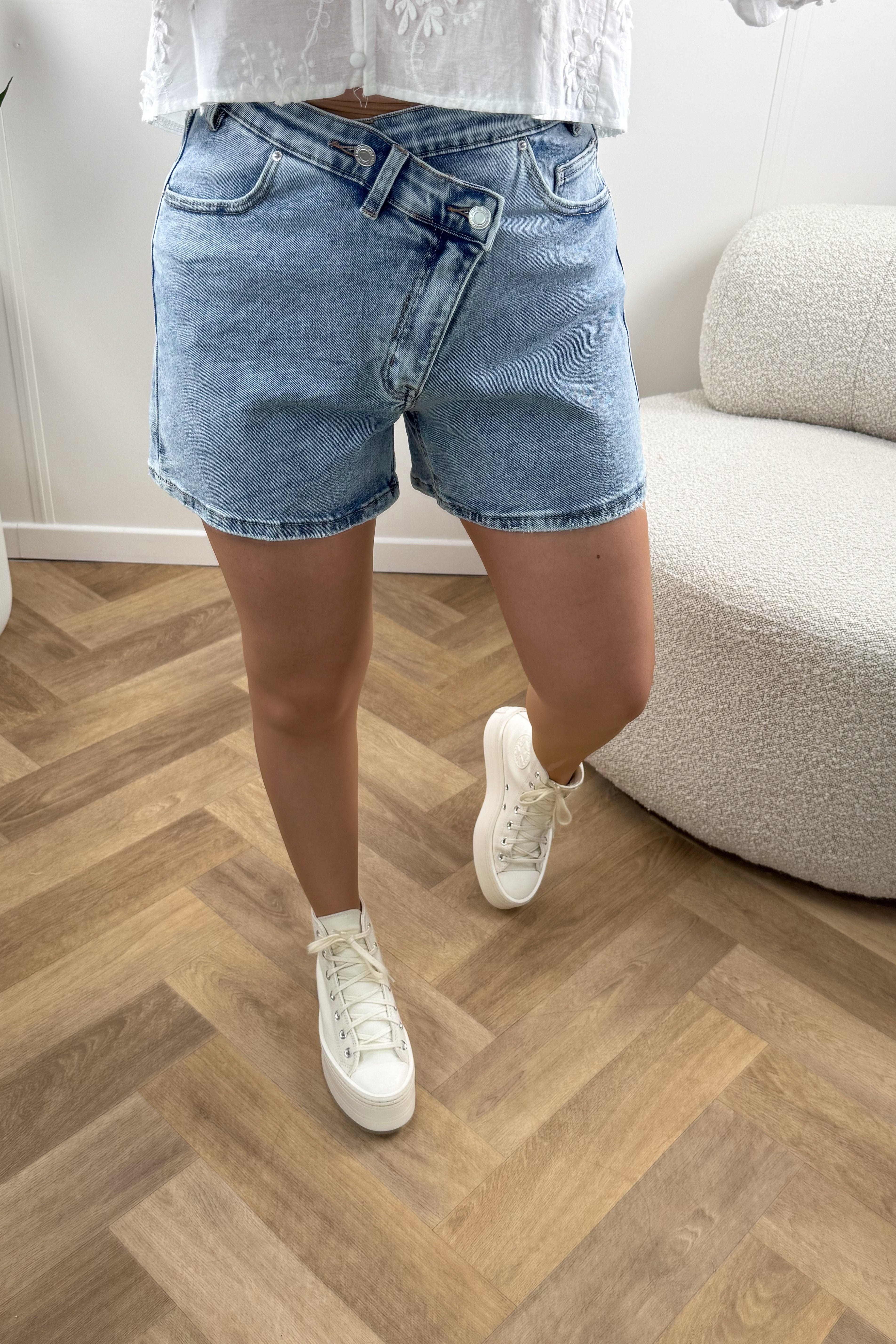 SHORT ELORE