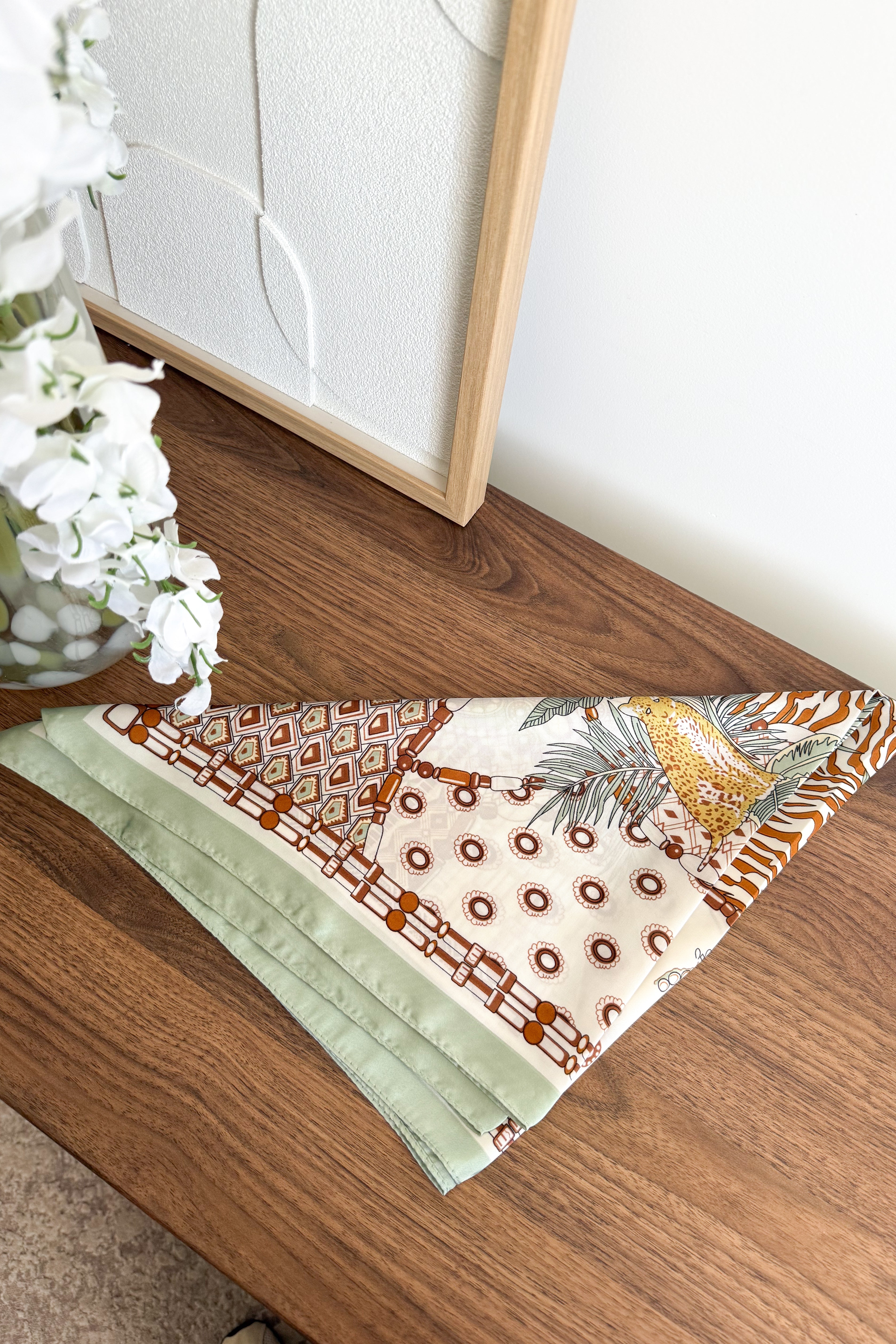 FOULARD IMPRIMÉ TROPICAL