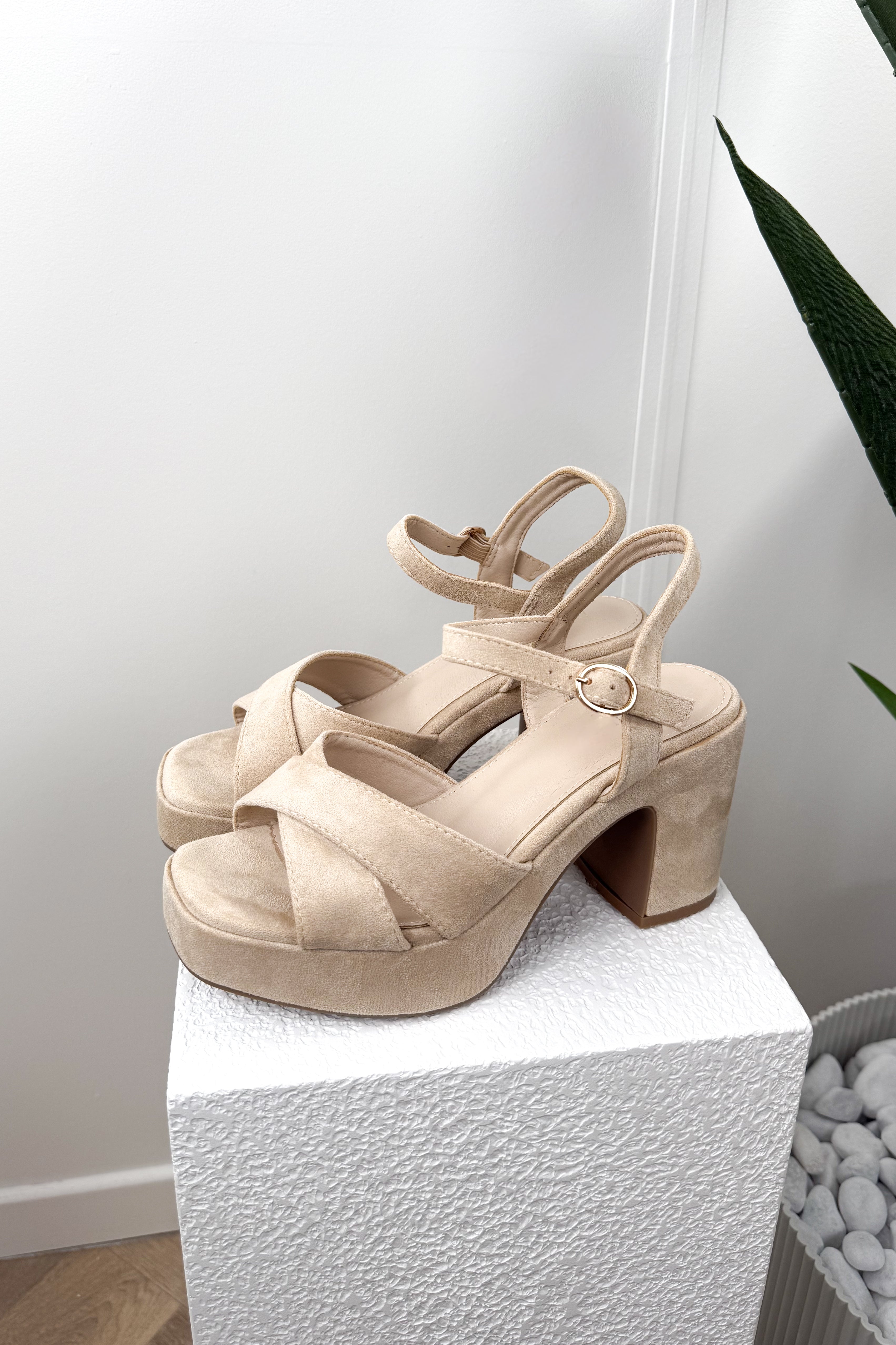 TALONS ILONA