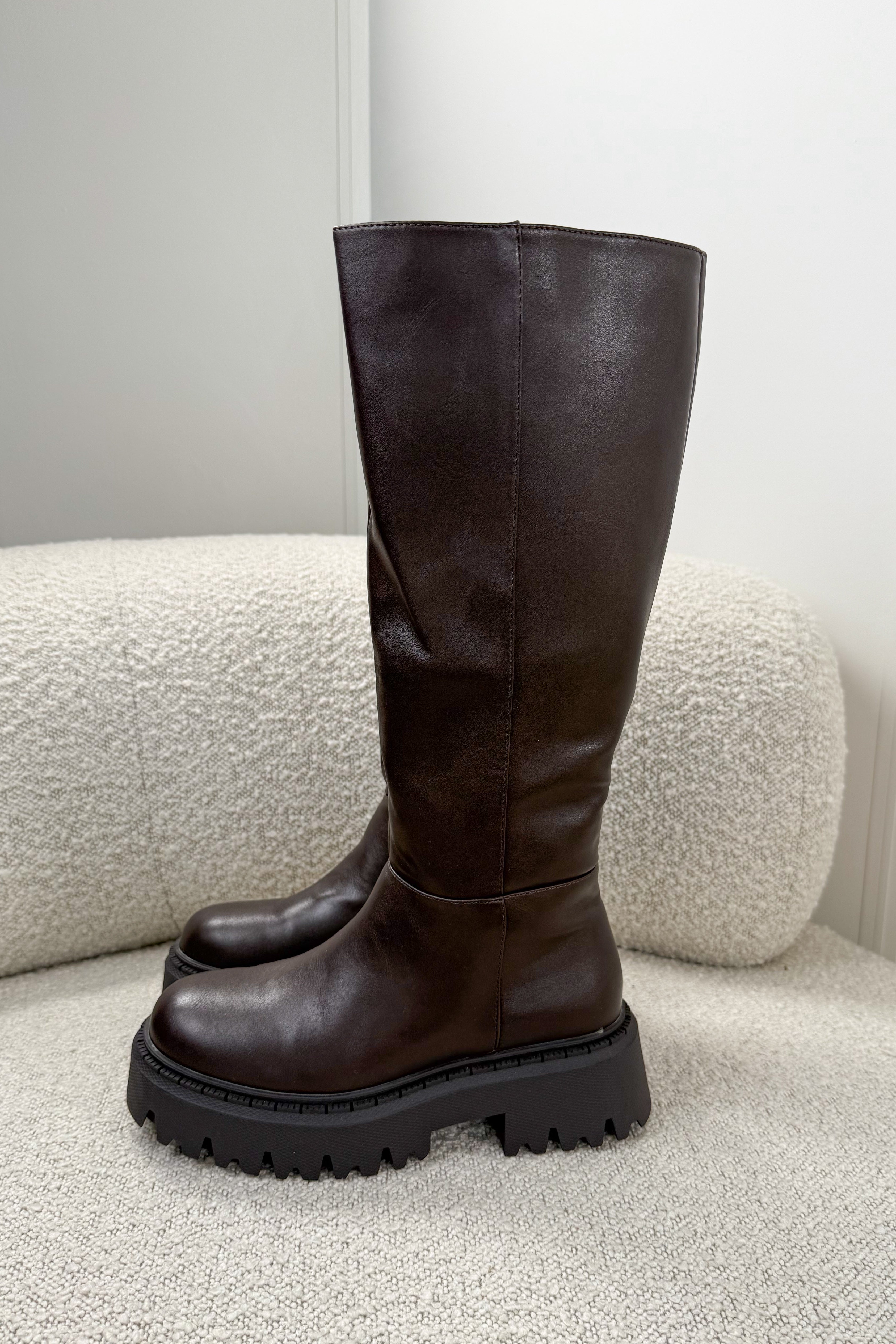 BOTTES LOU