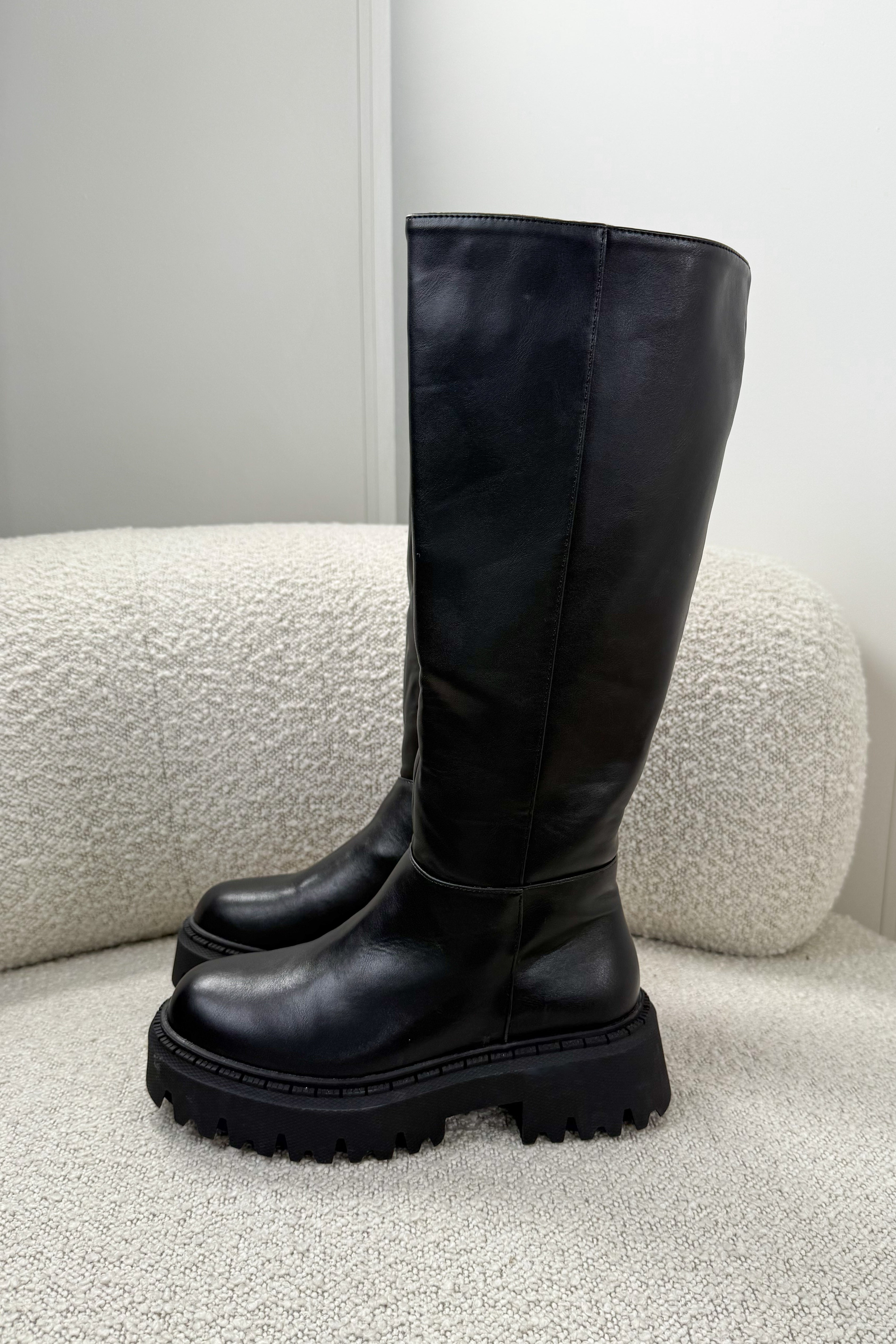 BOTTES LOU